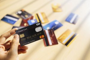 Get instant approval: fast and accessible credit cards